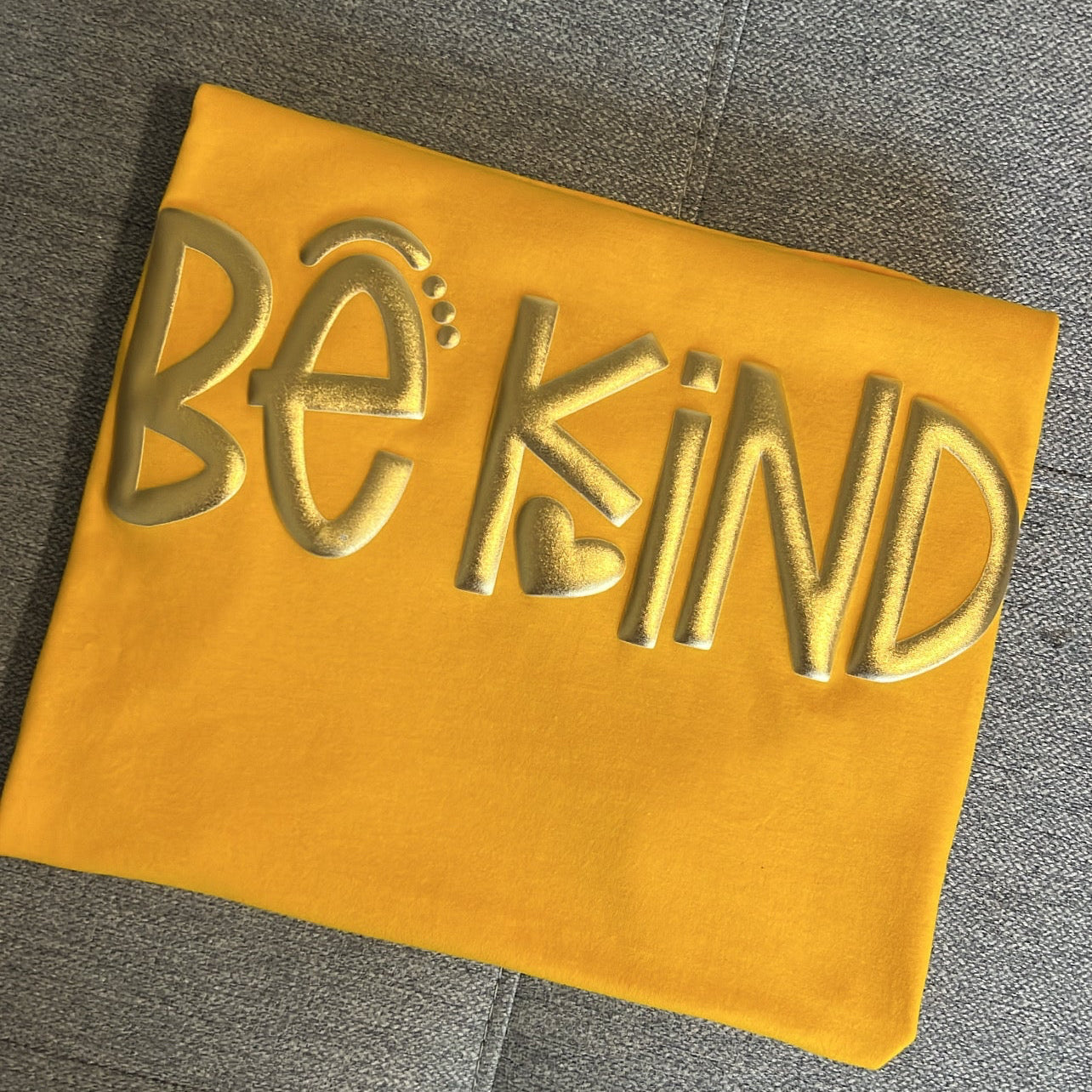 Be Kind METALLIC Puff